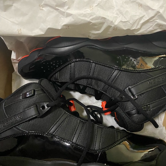 Jordan 6 rings black and red never worn - Picture 2 of 4